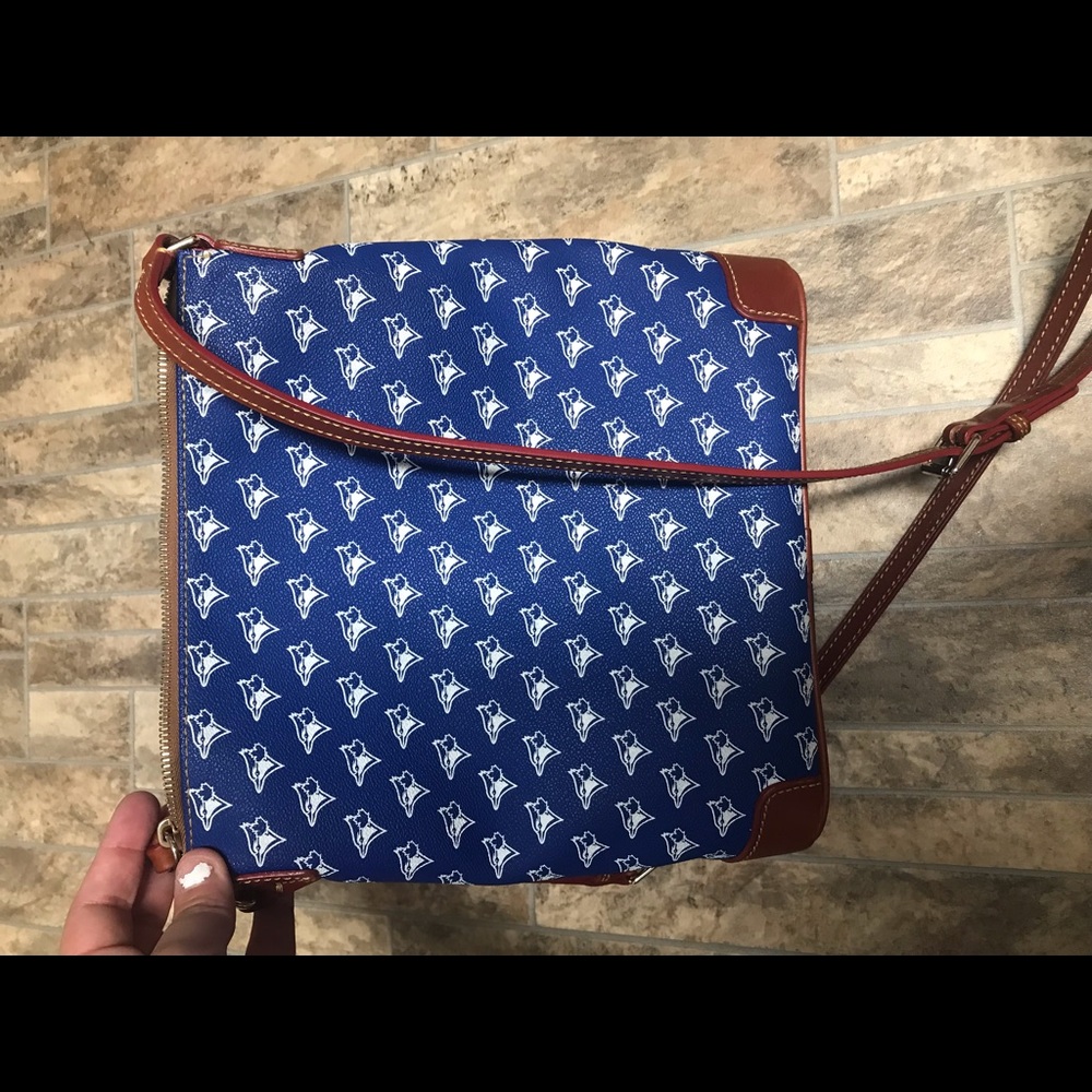 Dooney And Bourke MLB purse - Picture 5 of 5
